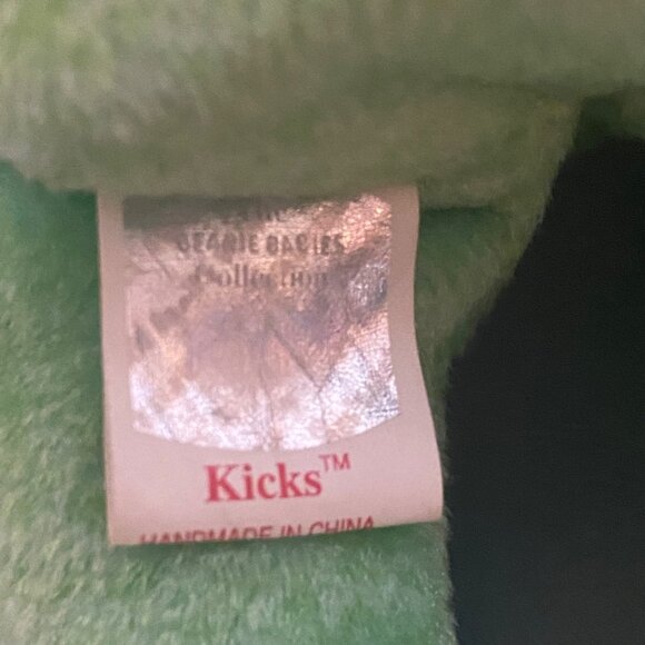 Vtg 1999 Ty Beanie Baby Kicks Green Soccer Teddy Bear Plush Stuffed Animal 8.5" - Picture 4 of 5